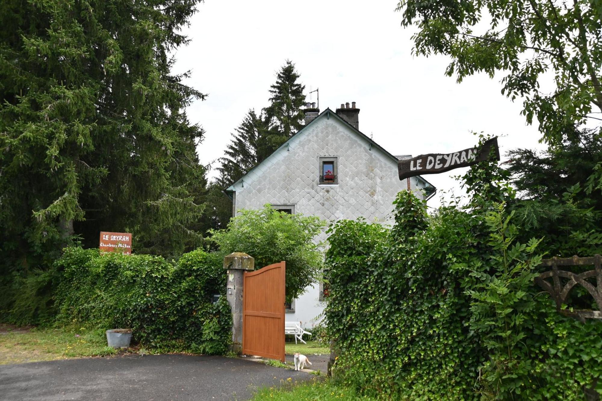 Bed and Breakfast Le Deyran Égliseneuve-dʼEntraigues Exterior foto