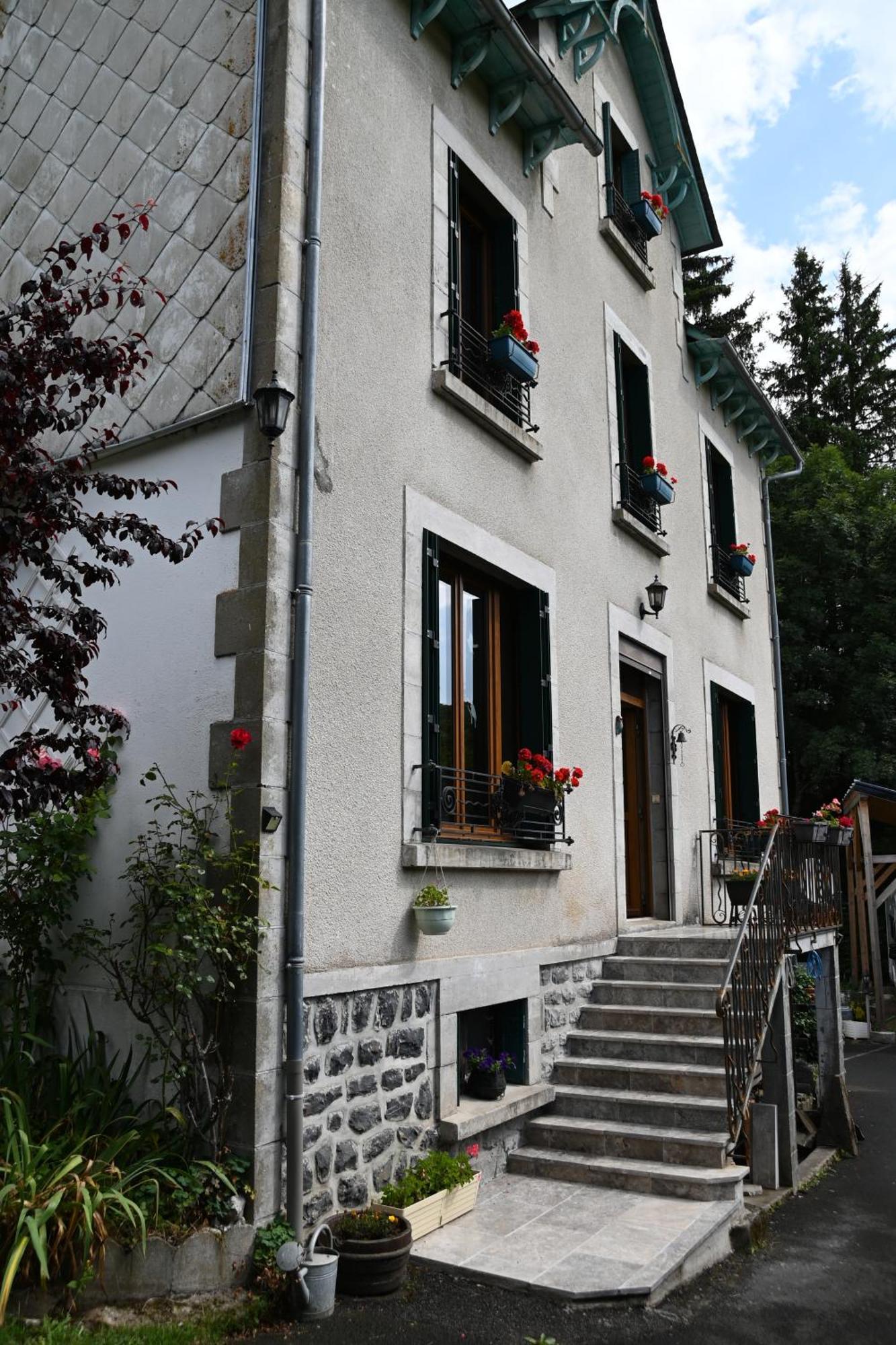 Bed and Breakfast Le Deyran Égliseneuve-dʼEntraigues Exterior foto